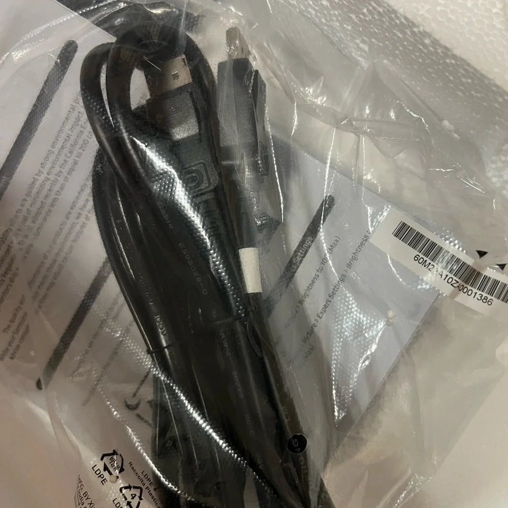 NEW SAMSUNG 32